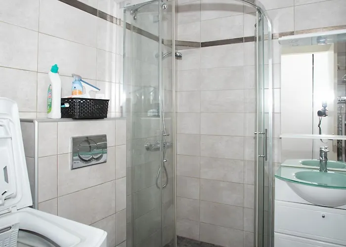 T2 Duplex Au Lavandou, 4 Pers, Bord De Mer, Parking, Clim - Fr-1-803-58 *